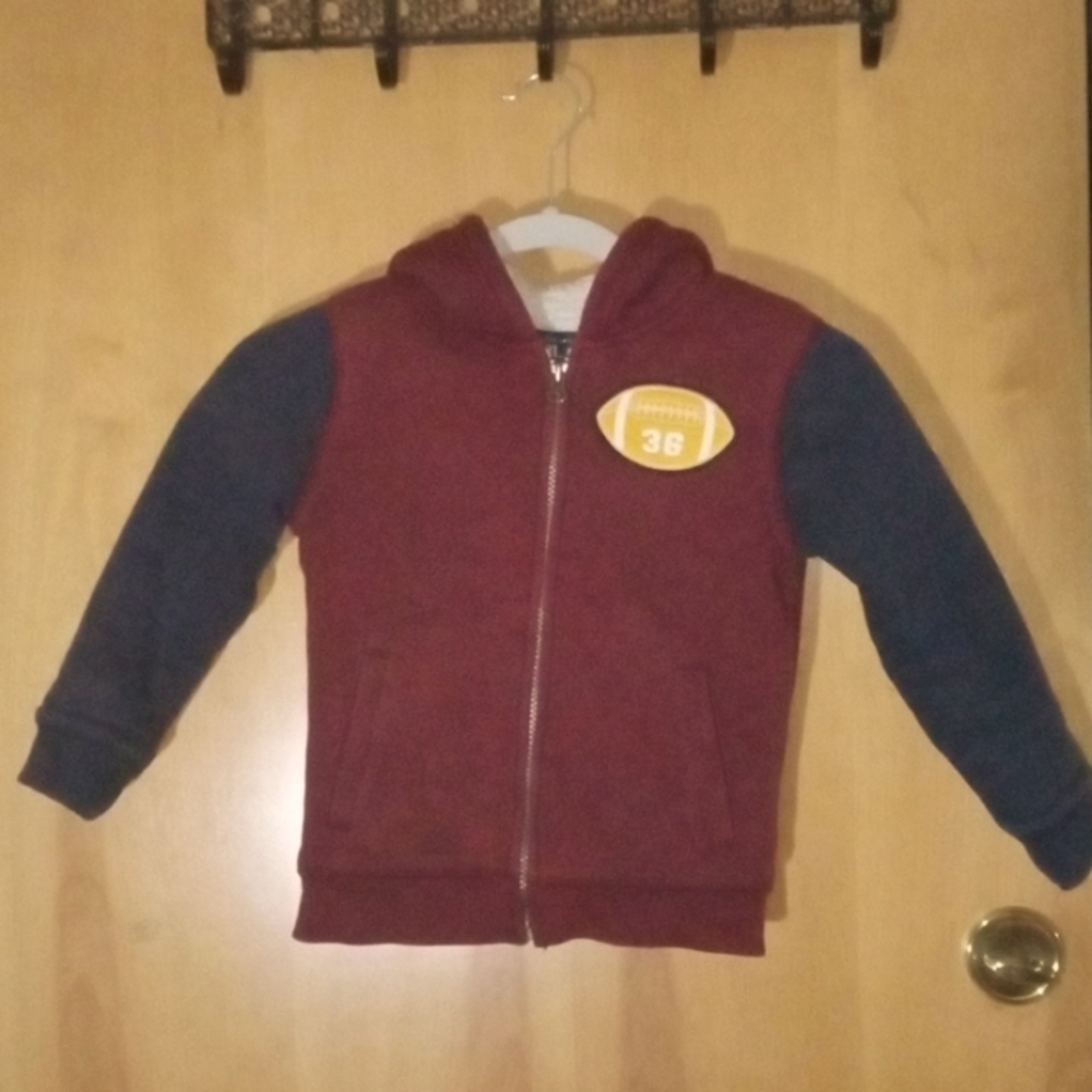 Boys size 5T children's place hoodie